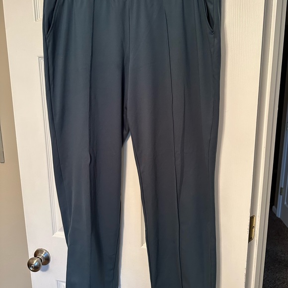 Mondetta Women's Teal Track Pants - Picture 2 of 3